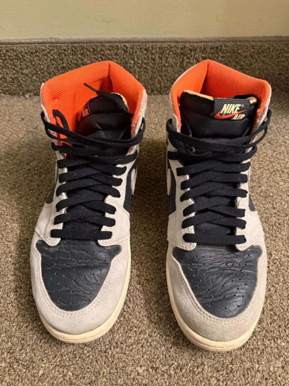 Air Jordan 1 Retro OG High Hyper Crimson Size 10 Men’s Basketball Sneakers